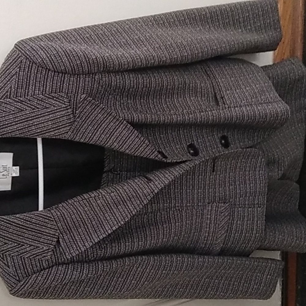 LeSuit 12p. New with tags.
